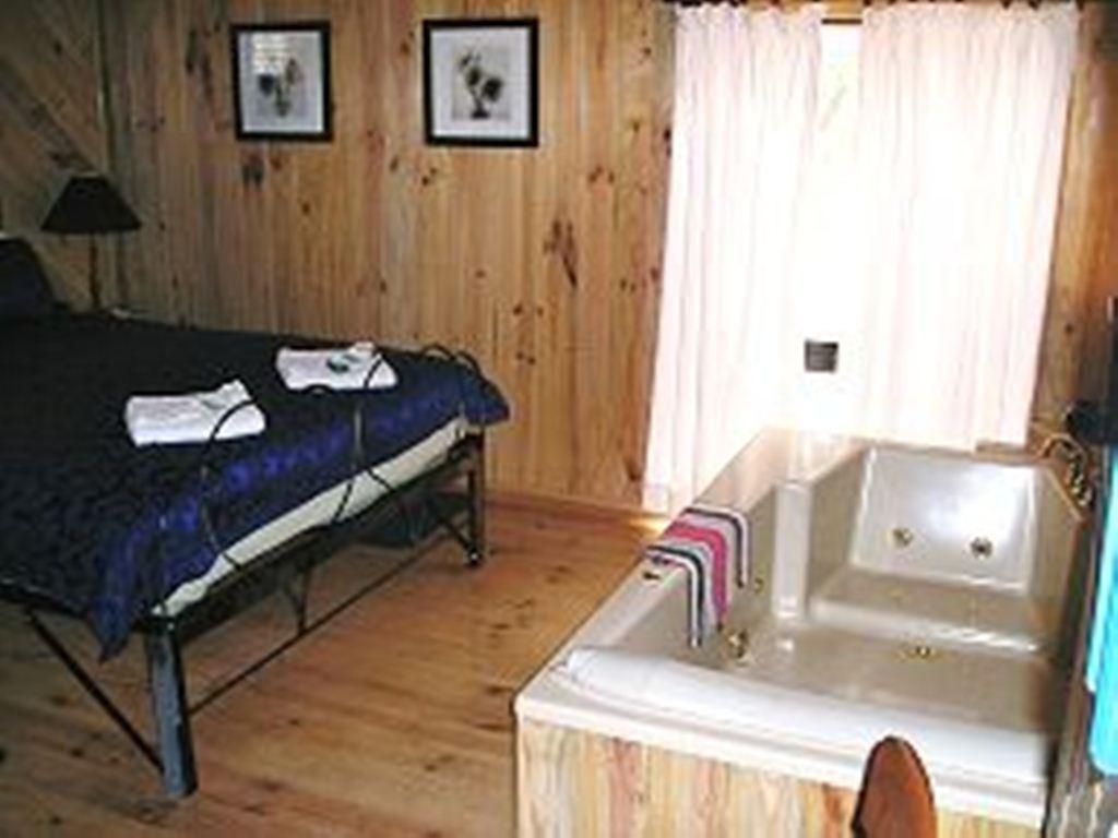 Moonbeam Cottages & Rainbow Cafe Moonambel Oda fotoğraf
